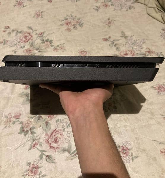 playstation 4 Slim 4