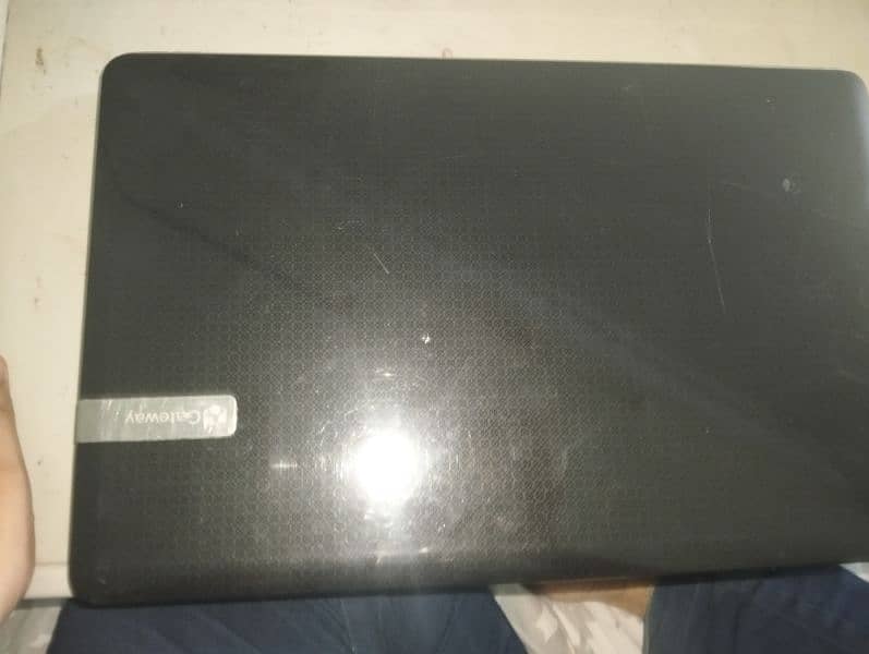 gateway labtop 4gb ram 128gb sad 250gb hard disk charger Available hn 2