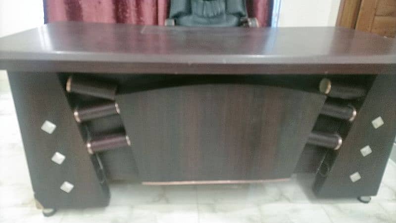 6 feet Full size Executive Table set and side chairs price are below 1