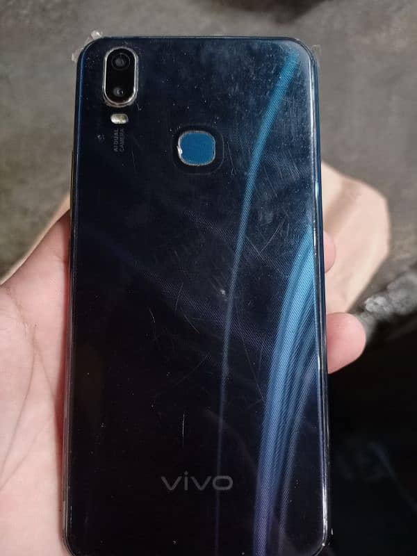 VIVO Y11 ,3GB RAM ,32 GB MEMOERY , URGENT SALE/EXCHANGE POISSBE 1