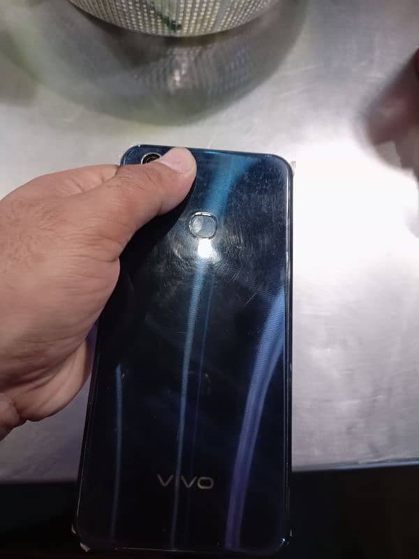 VIVO Y11 ,3GB RAM ,32 GB MEMOERY , URGENT SALE/EXCHANGE POISSBE 7