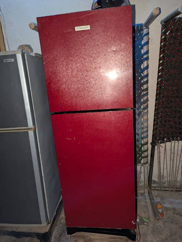 fridge for sale bilkul okay hai medium size 0