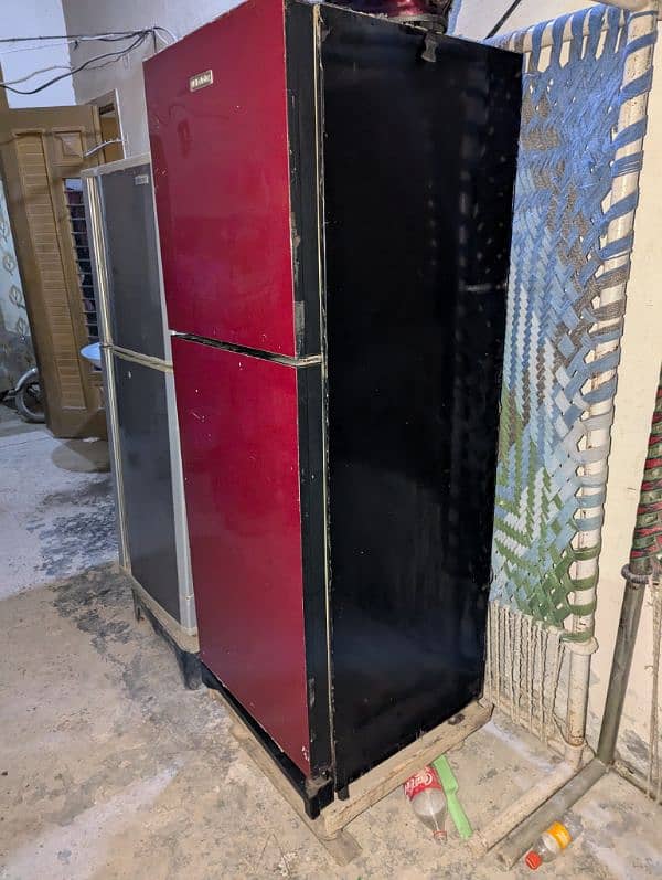 fridge for sale bilkul okay hai medium size 1