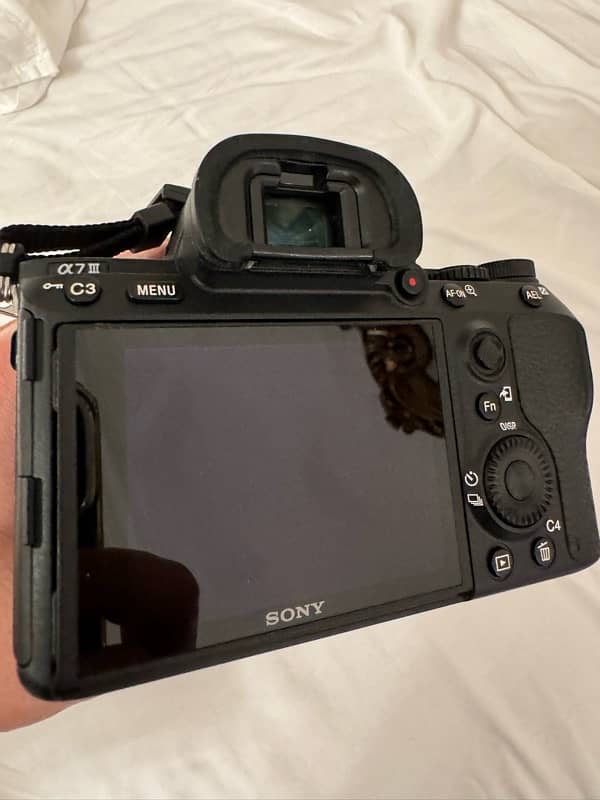 Sony Alfa 7 3 full frame mirrorless with 28 - 70 mm lens 5