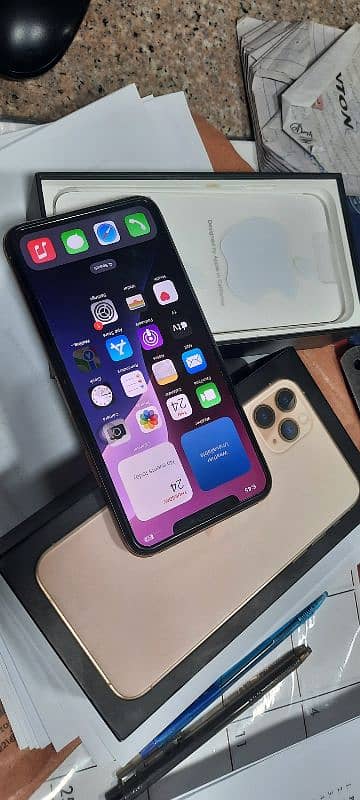 iphone 11 pro max 3