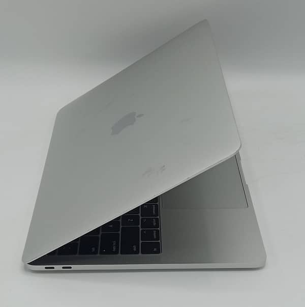 Apple MacBook Pro Core i7 3.5GHZ 16GB Ram, 512SSD 2017  with Touch Bar 4