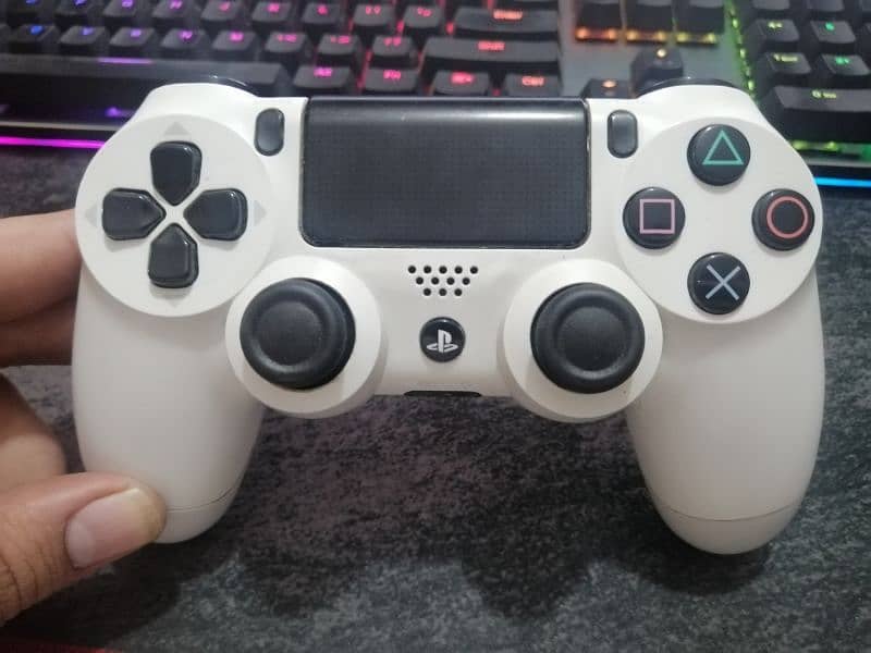 2 PS4 Dual Shock Controller 3