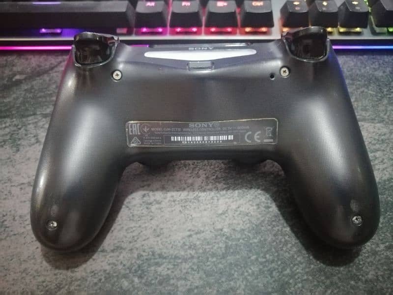 2 PS4 Dual Shock Controller 6