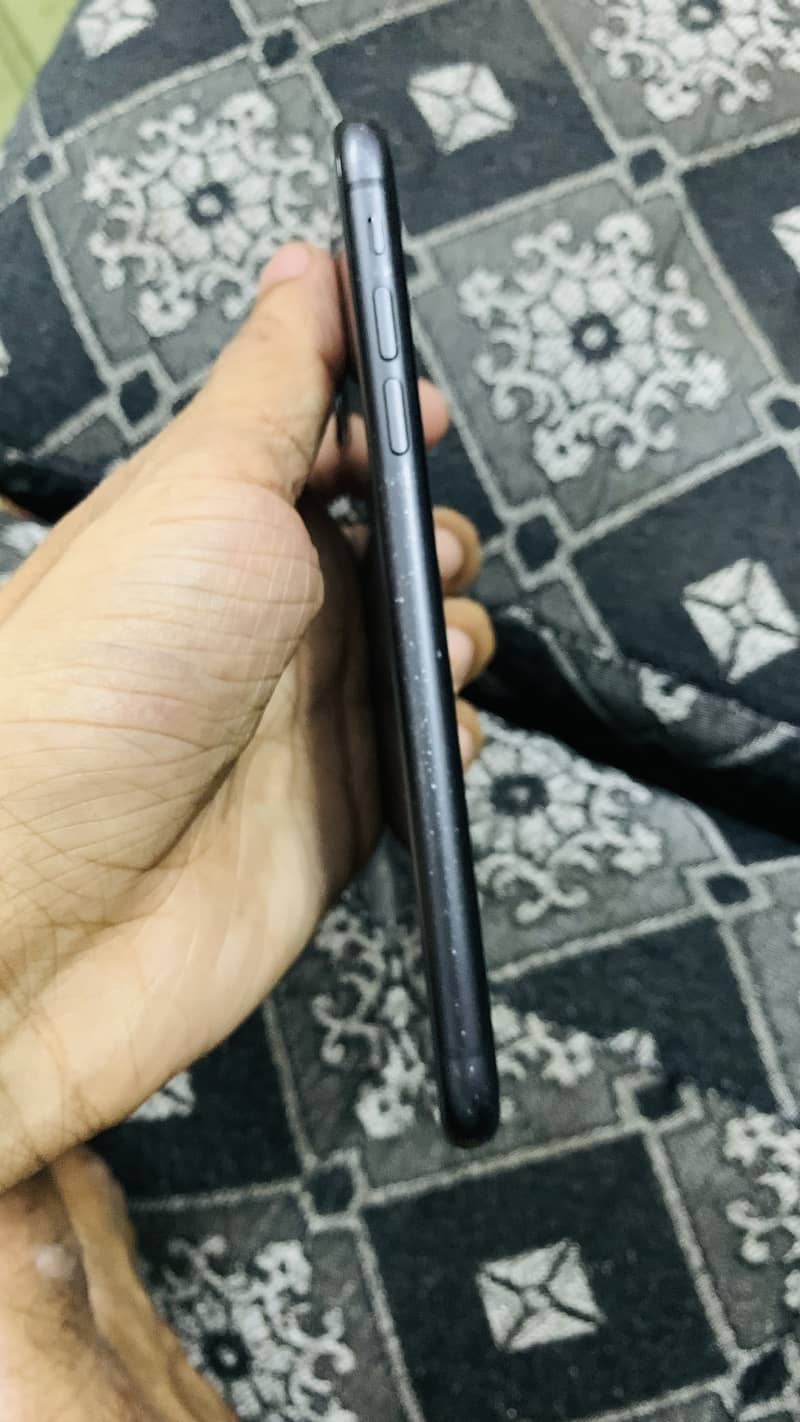 iphone 11 64Gb JV Non Active Black Color Faceid Oky 5