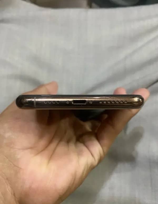 iPhone 11 pro max [Urgent Sale] 4