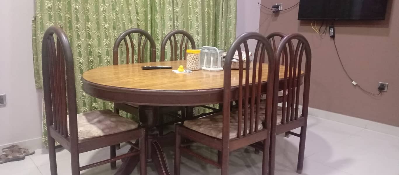 Selling Dining table with 6 chairs 2