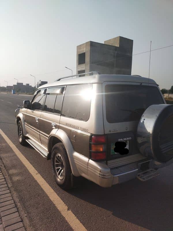 Mitsubishi Pajero 1993 5