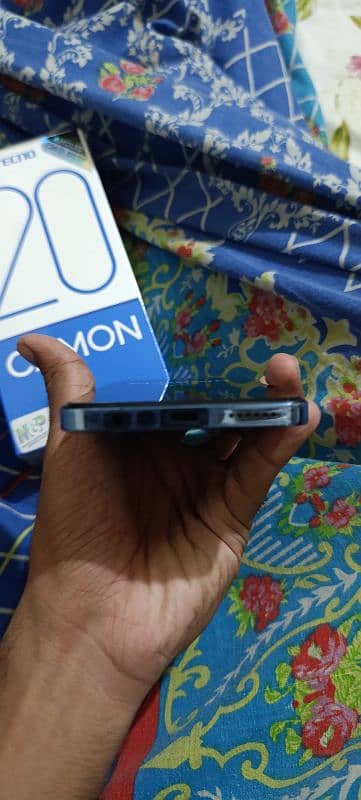 Tecon camon 20 8/256 under company warranty 5 months 5