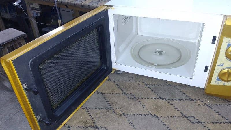 microwave 20 liter good condition 6