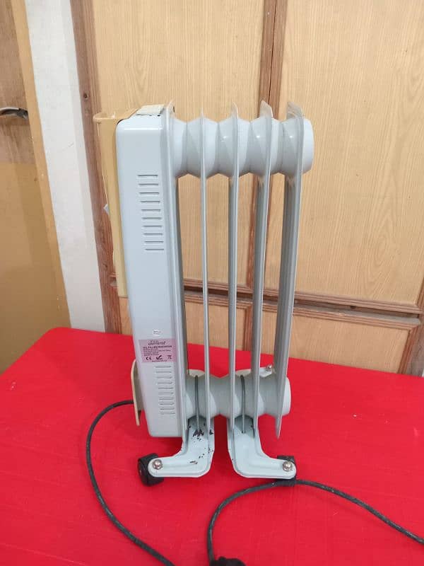 Daewoo 7 Fins Electric Oil Filled Radiator/ Heater 14