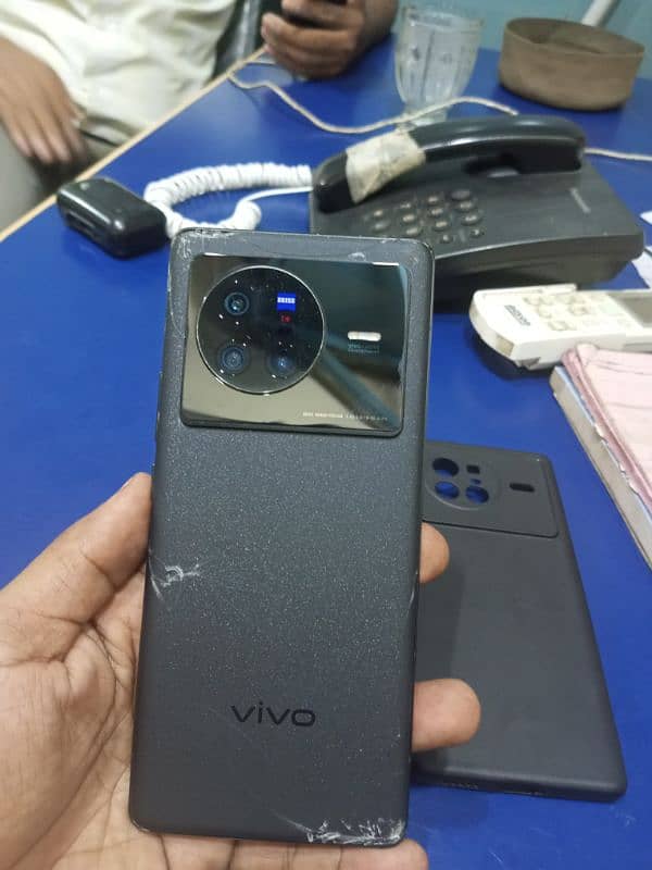 vivo x80 6