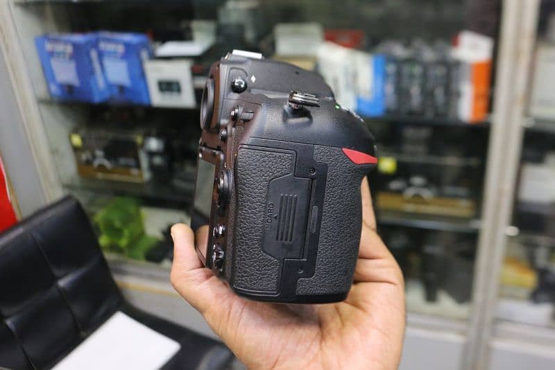 Nikon D850 body (18.5k SC) 4