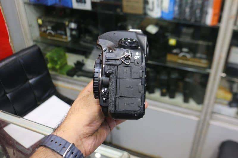 Nikon D850 body (18.5k SC) 5