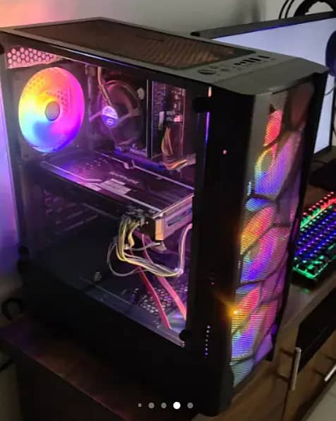 Gaming PC with Screen and LCD 2