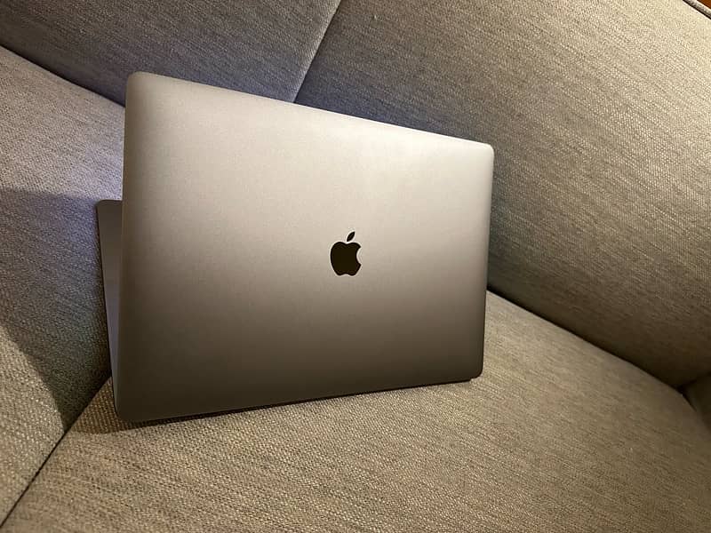 MacBook Pro 2019 - 15 inch i9 Processor 0