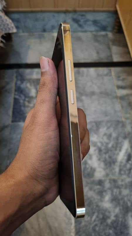 Realme 12 + plus 5G 8/256GB 3