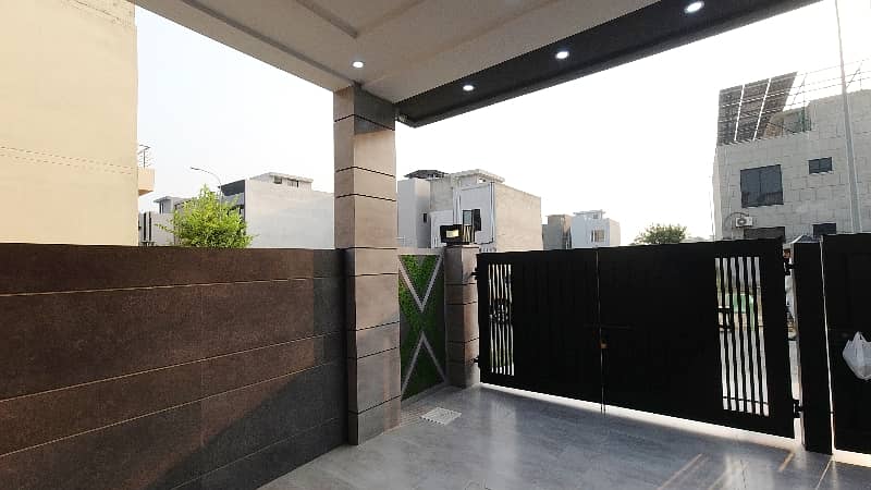 Prime Location House Of 5 Marla Is Available For sale In DHA 9 Town, Lahore 7