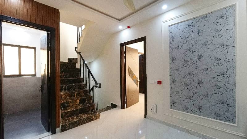 Prime Location House Of 5 Marla Is Available For sale In DHA 9 Town, Lahore 22