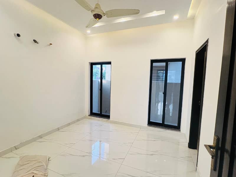 Modern Alivated Low Budget 5 Marla House In DHA For Sale. 4