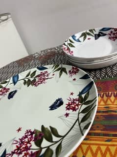 plates and tray set marable