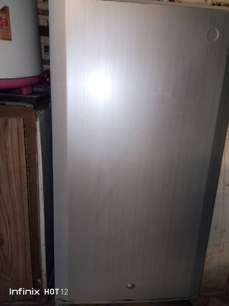 PEL room frige for sale in good working condition. . no any foult 0