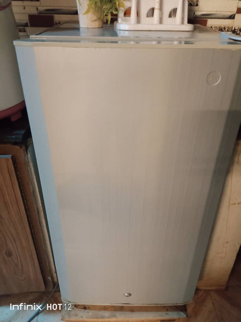 PEL room frige for sale in good working condition. . no any foult 2