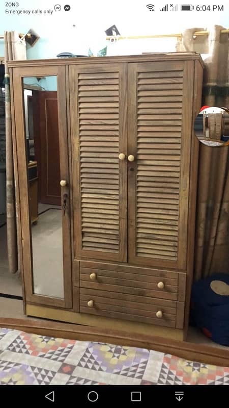 3 door cupboard good condition 7