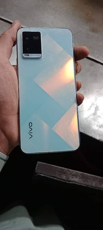 vivo y21 A 4+1 ram 64gb memory 7