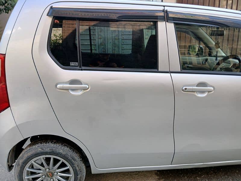 Suzuki Wagon R 2015 1