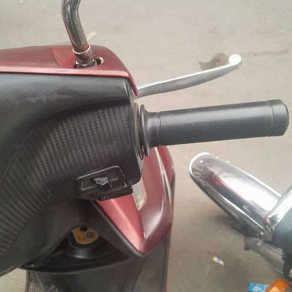 United scooter 100cc 2019 model 12