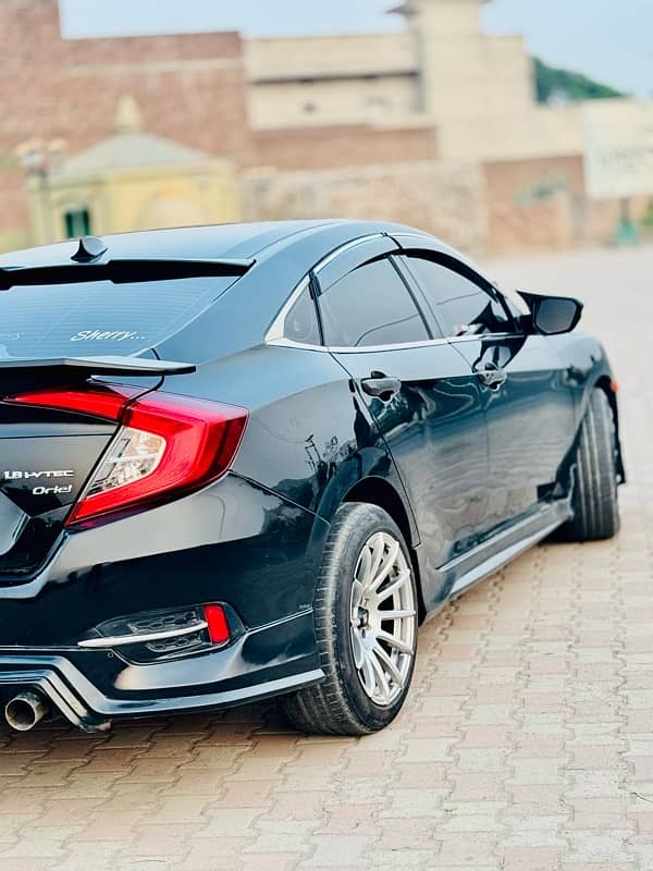 Honda Civic Oriel 2018 3