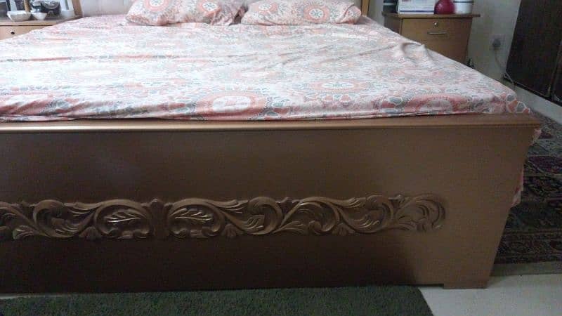 double bed for sale with side table 4