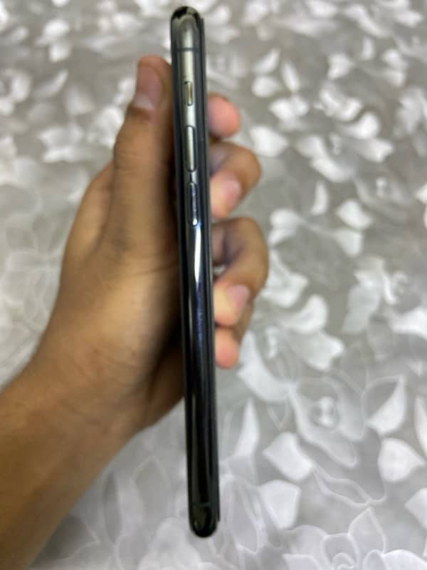 iPhone 11 Pro 256 gb esim and physical pta approved factory unlock 5