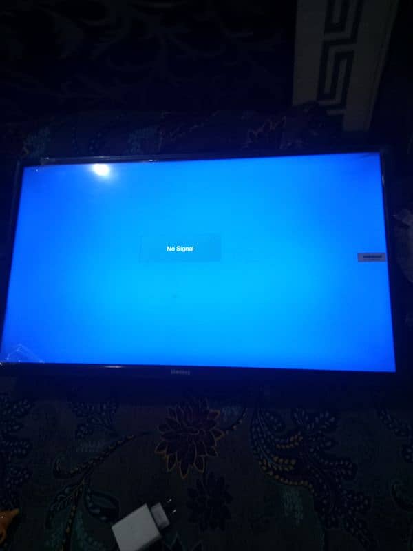 LED simple 32 inch urgent sale all ok with box 1