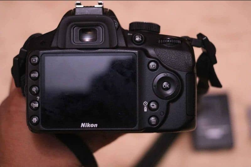 Nikon D3200 with 18-55mm Fresh Condition 4