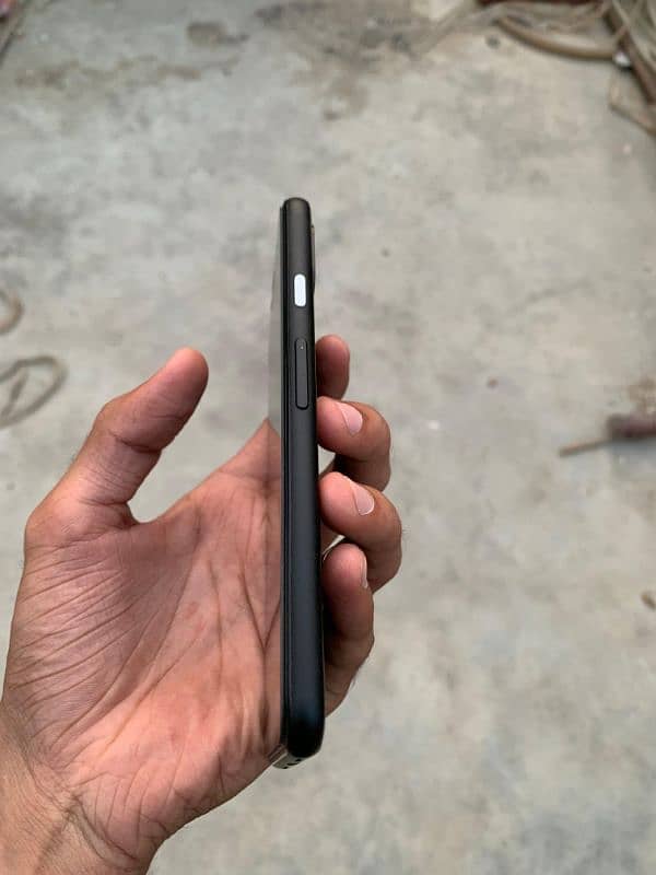 Google Pixel 4 3