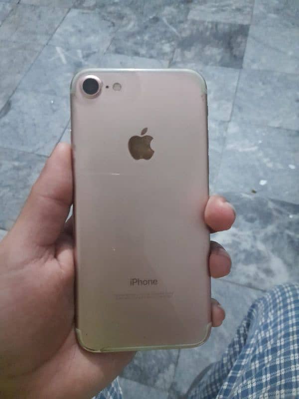 iphone 7 non pta in good condition 1