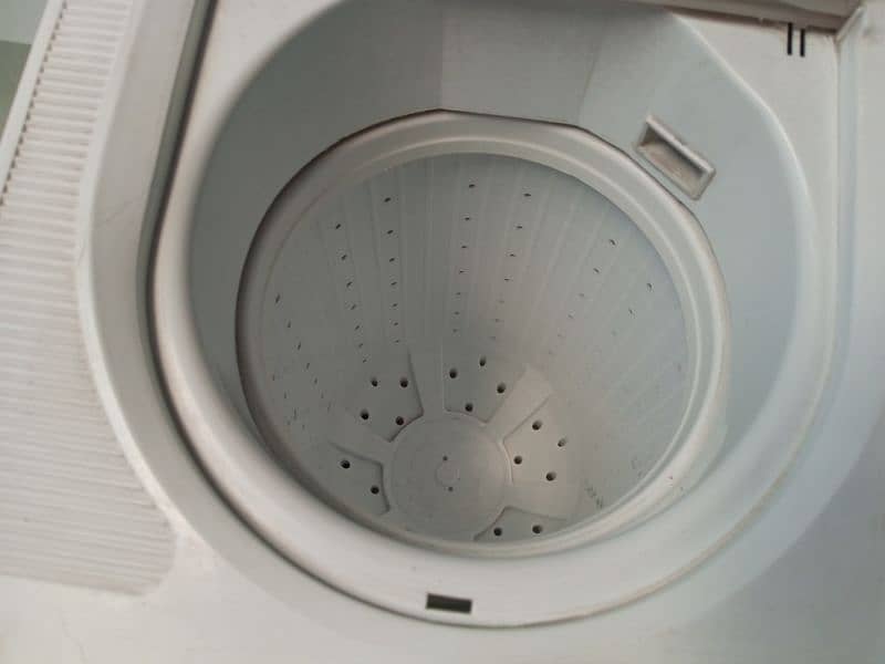 Kenwood semi automatic washing machine with dryer 4