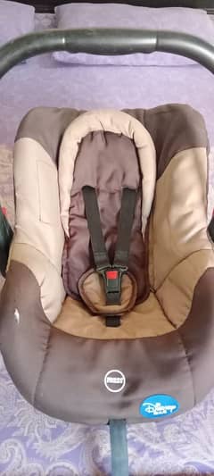 baby carrycot