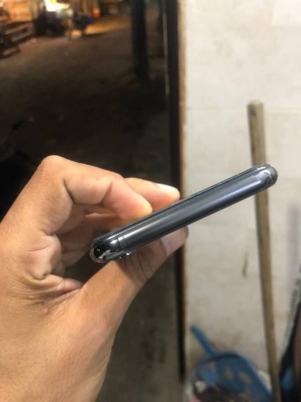 i phone xs max black 3