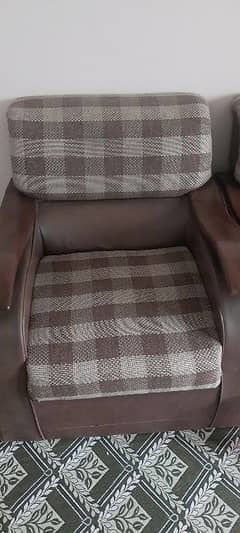 7 seater sofa set urgent sale.