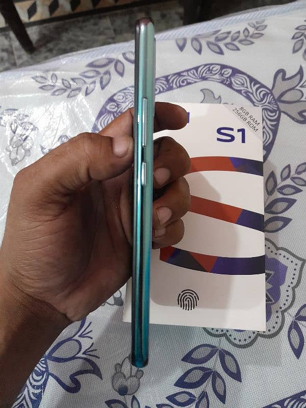 vivo S-1 Mobile 8/256 with box and charger 4