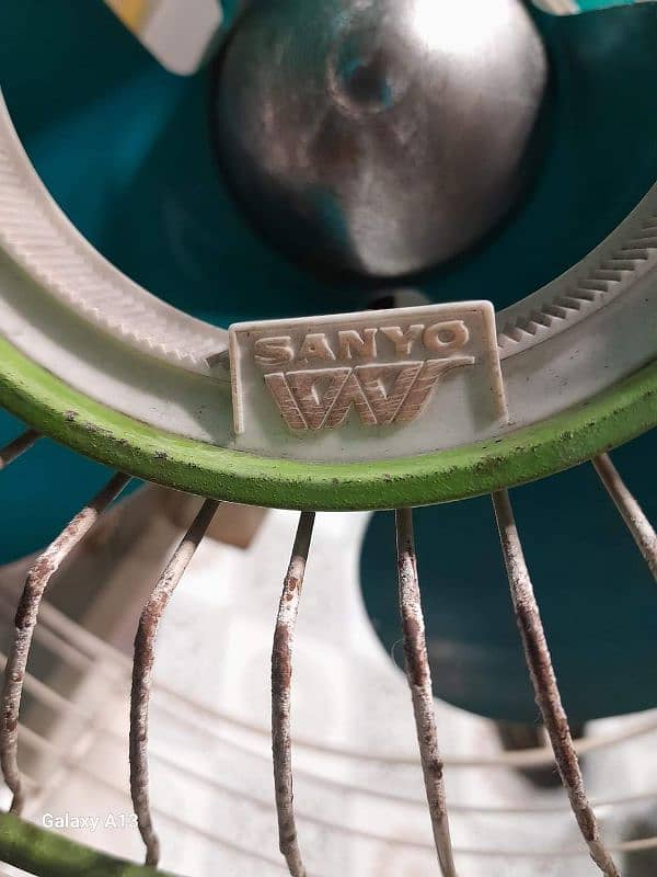 SANYO Table fan 2