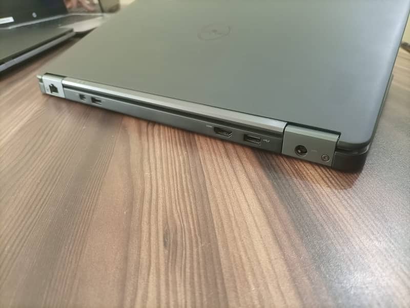 Dell Latitude E7450 Ultra Book Core i5-5th Gen 8GB Ram/500GB HDD 5