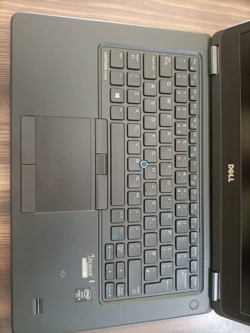 Dell Latitude E7450 Ultra Book Core i5-5th Gen 8GB Ram/500GB HDD 18